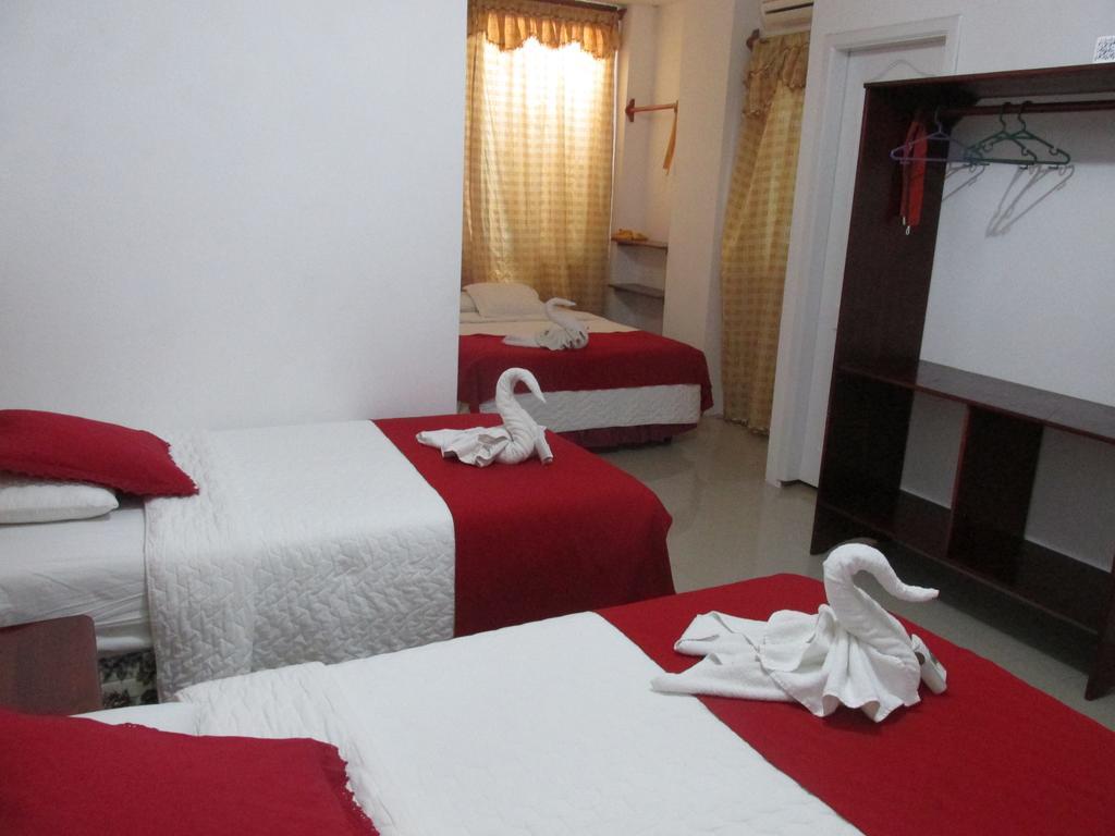 Hostal La Gran Tortuga Puerto Villamil Kültér fotó