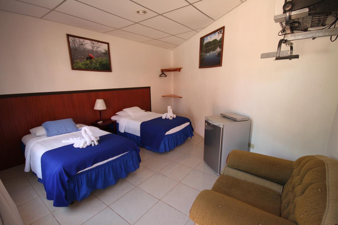 Hostal La Gran Tortuga Puerto Villamil Kültér fotó