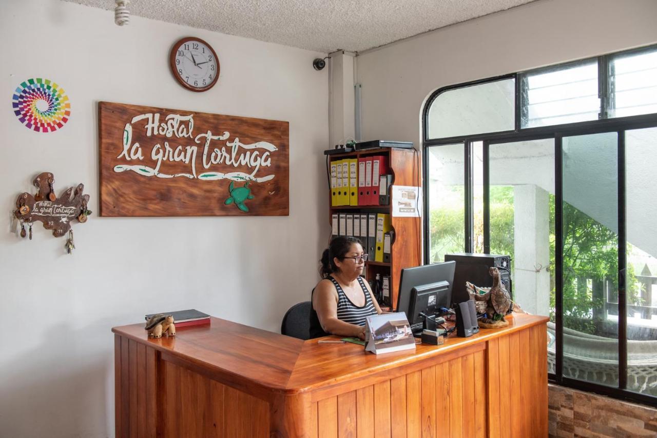 Hostal La Gran Tortuga Puerto Villamil Kültér fotó
